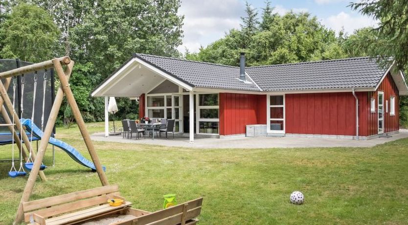 Photo of "Gundel" - 400m from the sea