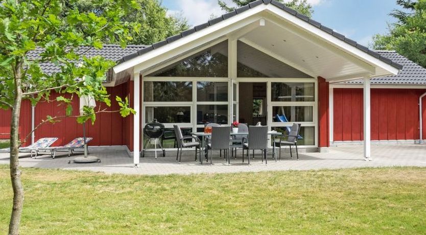 Photo of "Gundel" - 400m from the sea