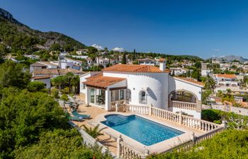 Vargas Holiday Home