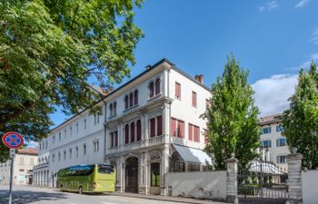 Serafini Holiday Home