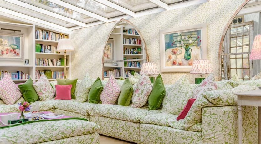 Photo of 6 Bed in Cwmyoy