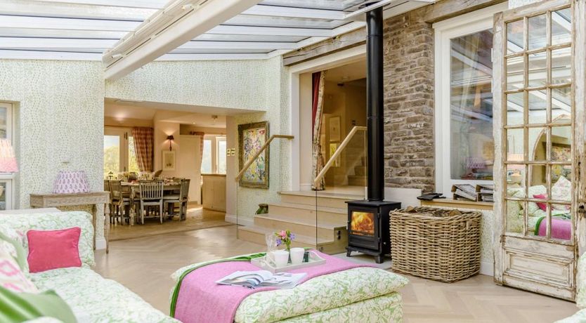 Photo of 6 Bed in Cwmyoy