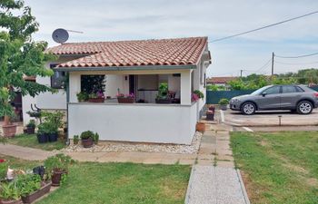 Cozy Family Apartment Aleksandar Holiday Home