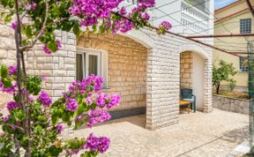 Photo of Cozy Apartment Desiree - Couple Getaway