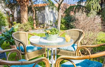Apartment Rossi Pula with Magical Garden Holiday Home
