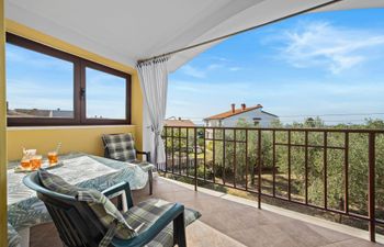 Peaceful Family Apartment - Sea View - Tedi Holiday Home