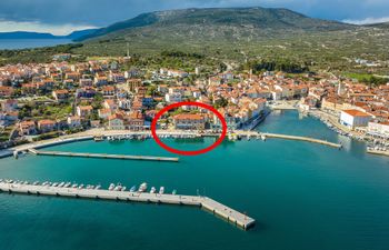 Cres Island Vacation Break - Lungomare Venezia Holiday Home