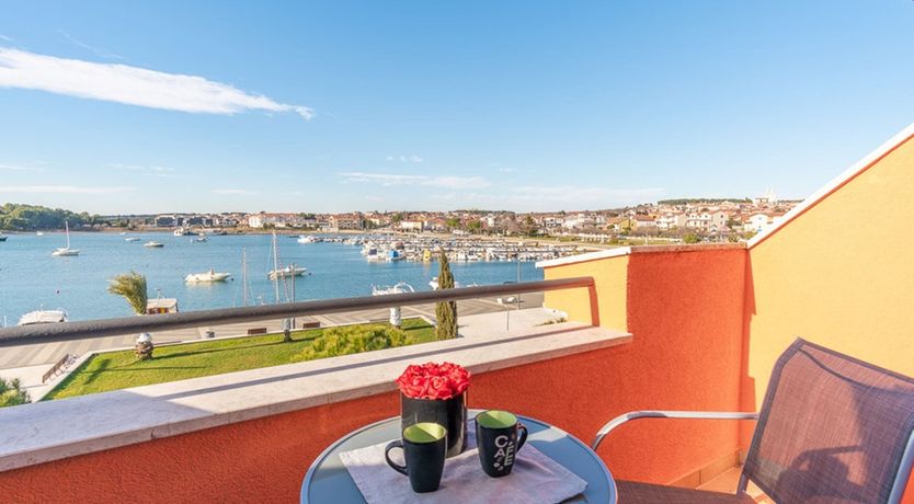 Photo of Wonderful Balcony with Sea View - Apt Sunset