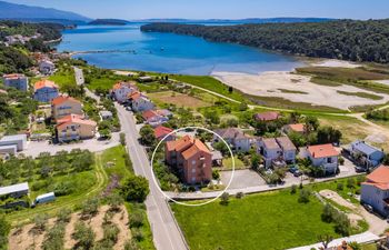 Seafront Apt, Tastefully Furnished - Neda Smilje Holiday Home