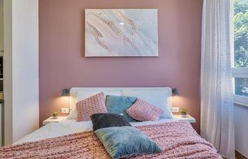Beautiful Studio Close to the Amphitheater - 1A  Holiday Home