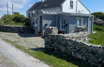 Calla Sea View Roundstone   Holiday Home