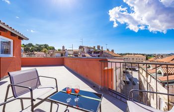 Pula City Center Getaway - Studio Capitolina   Holiday Home