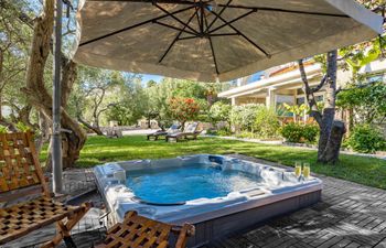 Magical Garden, Shared Jacuzzi - Studio Blanka  Holiday Home