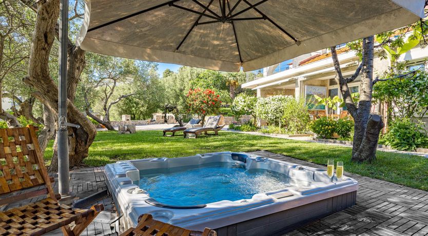 Photo of Magical Garden, Shared Jacuzzi - Studio Blanka 