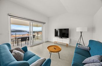 Enchanting Summer Apartment with Sea View Holiday Home