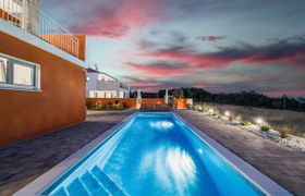 Photo of enchanting-villa-south-with-pool-and-jacuzzi