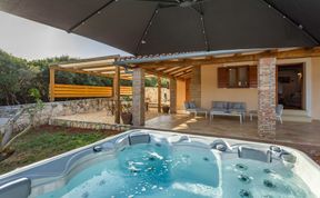 Photo of Nature Oasis, Jacuzzi, Bikes - Casa Vala Romana