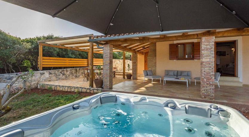Photo of Nature Oasis, Jacuzzi, Bikes - Casa Vala Romana
