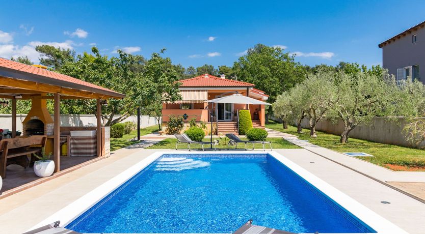 Photo of Lovely Family Oasis with Private Pool - Dolinka