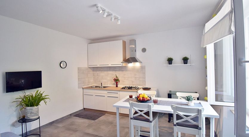 Photo of Lovely One Bedroom Apartment - Flowers A
