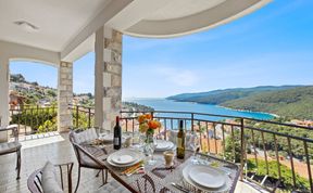 Photo of Lady M Gold - Balcony and Sea View
