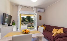 Photo of Modern, Elegant Apartment Laurus (Rosemary) 