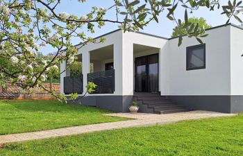 Modern House Lucia in the Quiet Suburbs Holiday Home