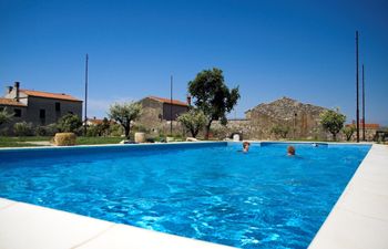 Marceta Apartment 4 - Pool and Big Garden Holiday Home