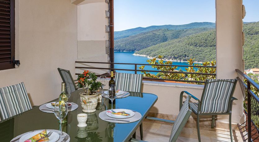 Photo of Lady M White - Balcony and Sea View
