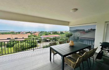 Sea View and Wonderful Balcony - Max 3 Holiday Home