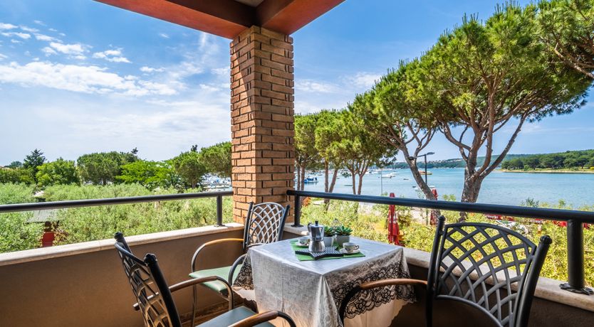 Photo of Apartments Oliveto with Sea View - Lavanda 