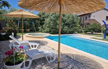 Sabi Relax Zone Apartment - Private Pool, Jacuzzi  Holiday Home