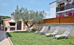 Photo of Apartment Denis with Terrace & Lovely Garden 