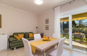 Modern, Elegant Apartment Salvia (Rosemary)  Holiday Home