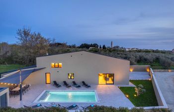 Villa Ulysses - Pool, Jacuzzi and Sauna Holiday Home