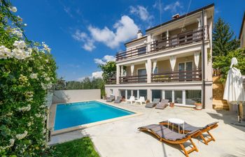 Villa Monte Magno with Private Pool  Holiday Home
