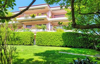 Caslago Apartment 3 Holiday Home