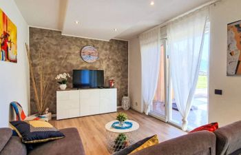Villa D Holiday Home