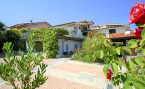 Photo of La Rosa