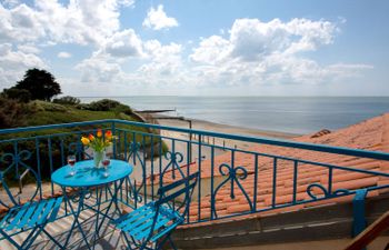 Ker Lann Holiday Home