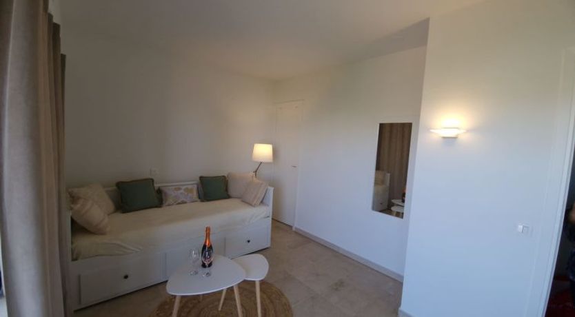 Photo of Le Floriana Apartment 2