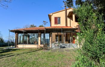 Tinia Holiday Home