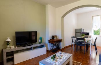  Apartment 2 Holiday Home
