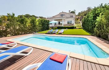 Costabella Holiday Home