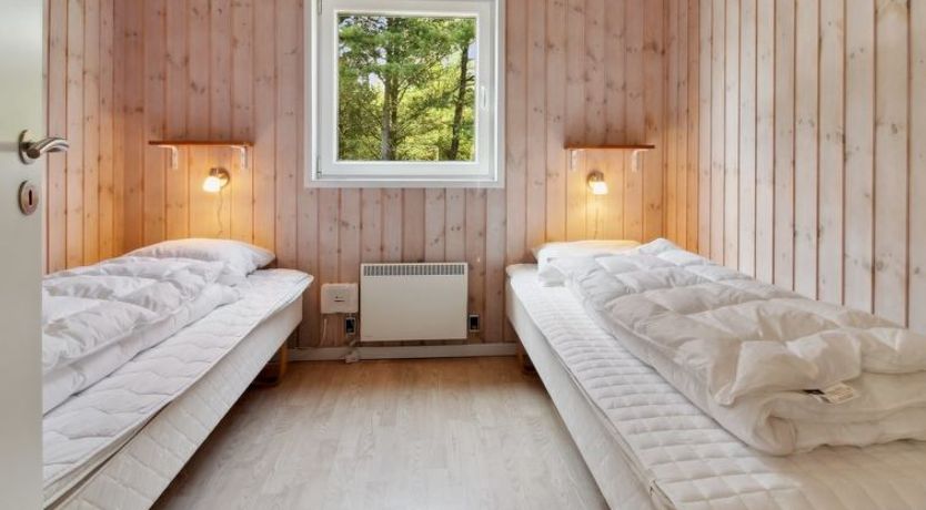 Photo of "Kiowa" - 4km from the sea