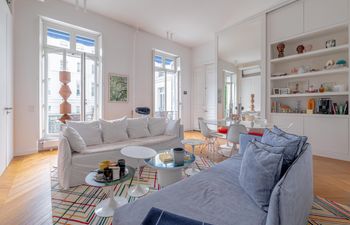 Madeleine Light Holiday Home