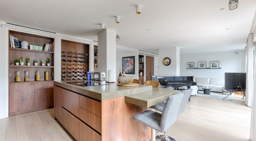 Photo of The Parisian Architect