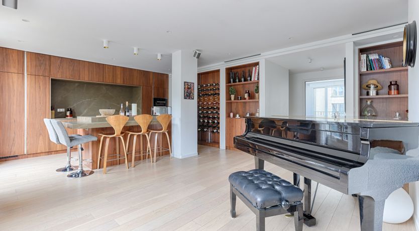 Photo of The Parisian Architect