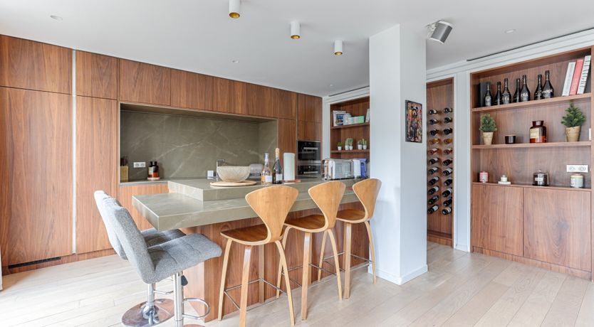 Photo of The Parisian Architect