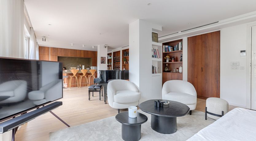 Photo of The Parisian Architect